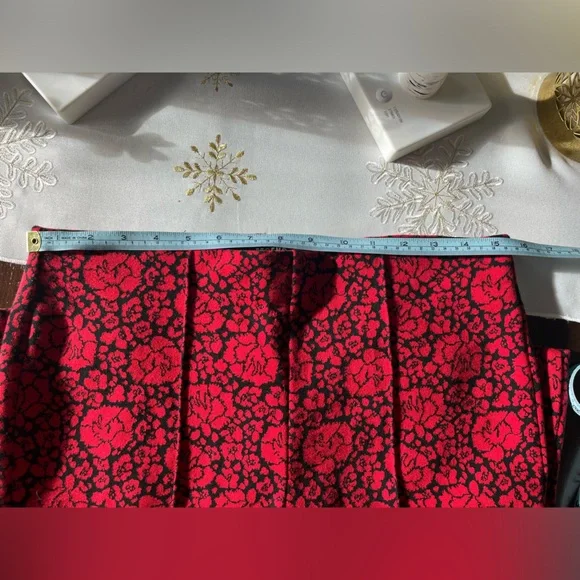 Anthropologie Maeve The Margot Kick-Flare Cropped Pants Red Floral Motif Medium - Picture 8 of 8